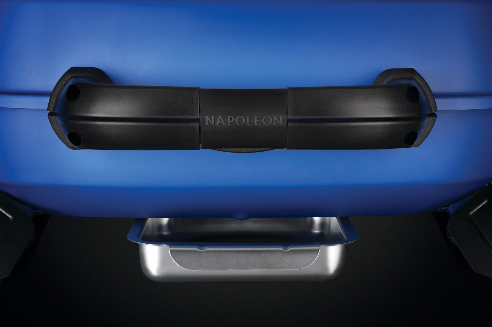 Napoleon TravelQ™ 240 Portable Gas Grill Features - Aluminum Grease Tray