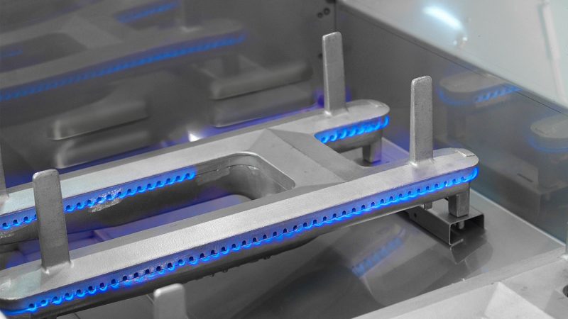 Fire Magic® Echelon Diamond Built-In Gas Grill With Digital Thermometer Feature - Cast Stainless Steel Burners